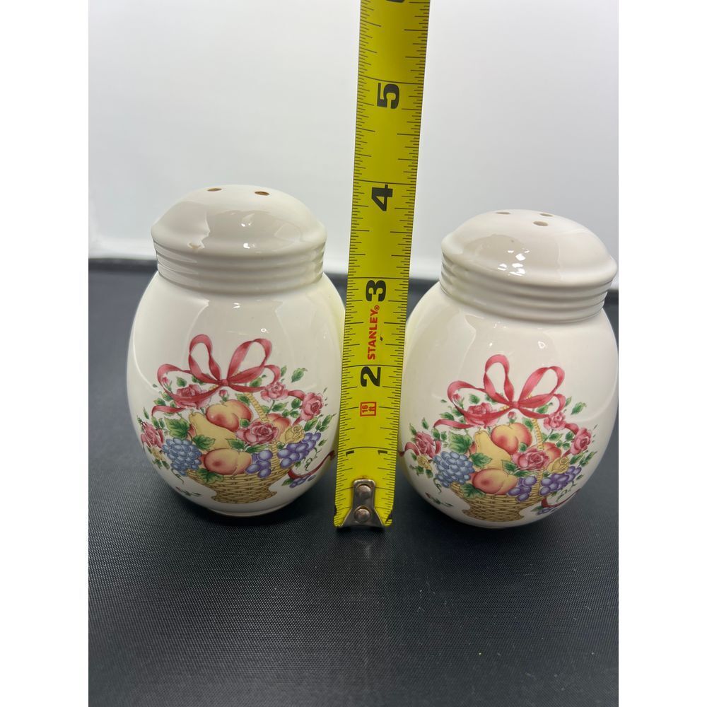 Vintage Floral Fruit Basket Salt and Pepper Shakers Ceramic Kitchen Decor White - Picture 7 of 8